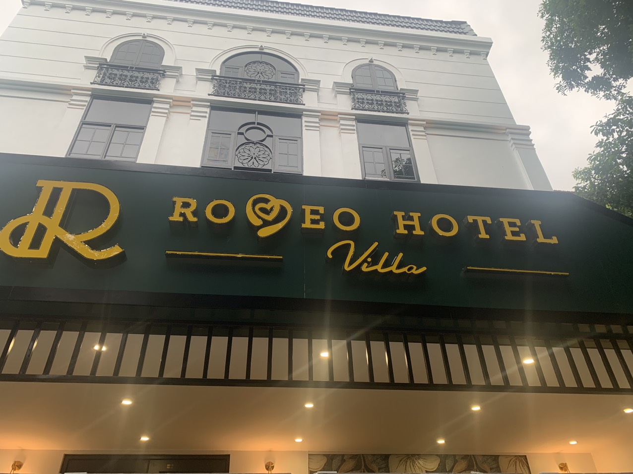 Romeo Hotel - Khách Sạn Gần Bến Xe Nước Ngầm Lý Tưởng Cho Mọi Chuyến Đi