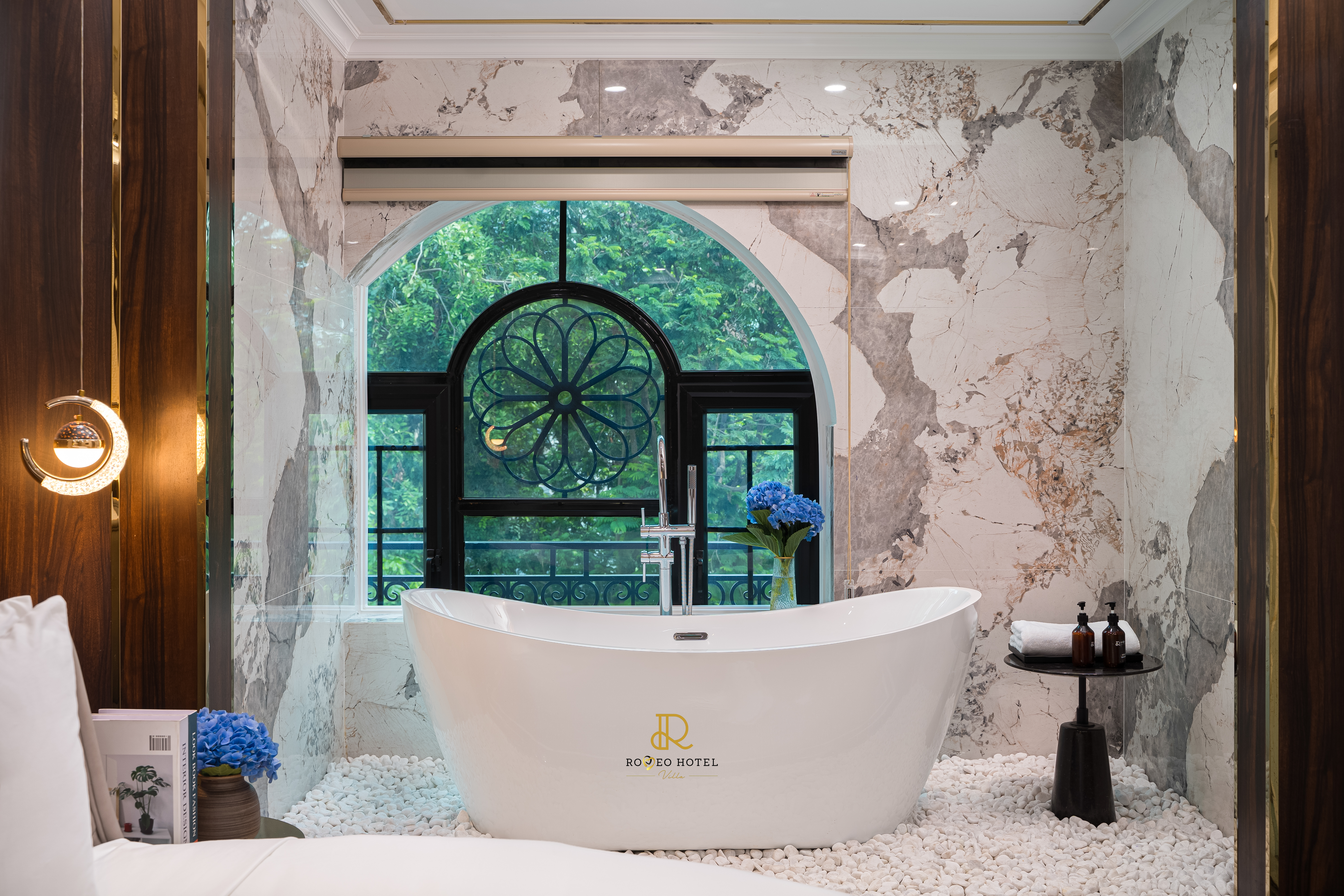 Top Khách Sạn Có Bồn Tắm Ở Hà Nội – 4 Địa Chỉ Lý Tưởng Tại Romeo Hotel
